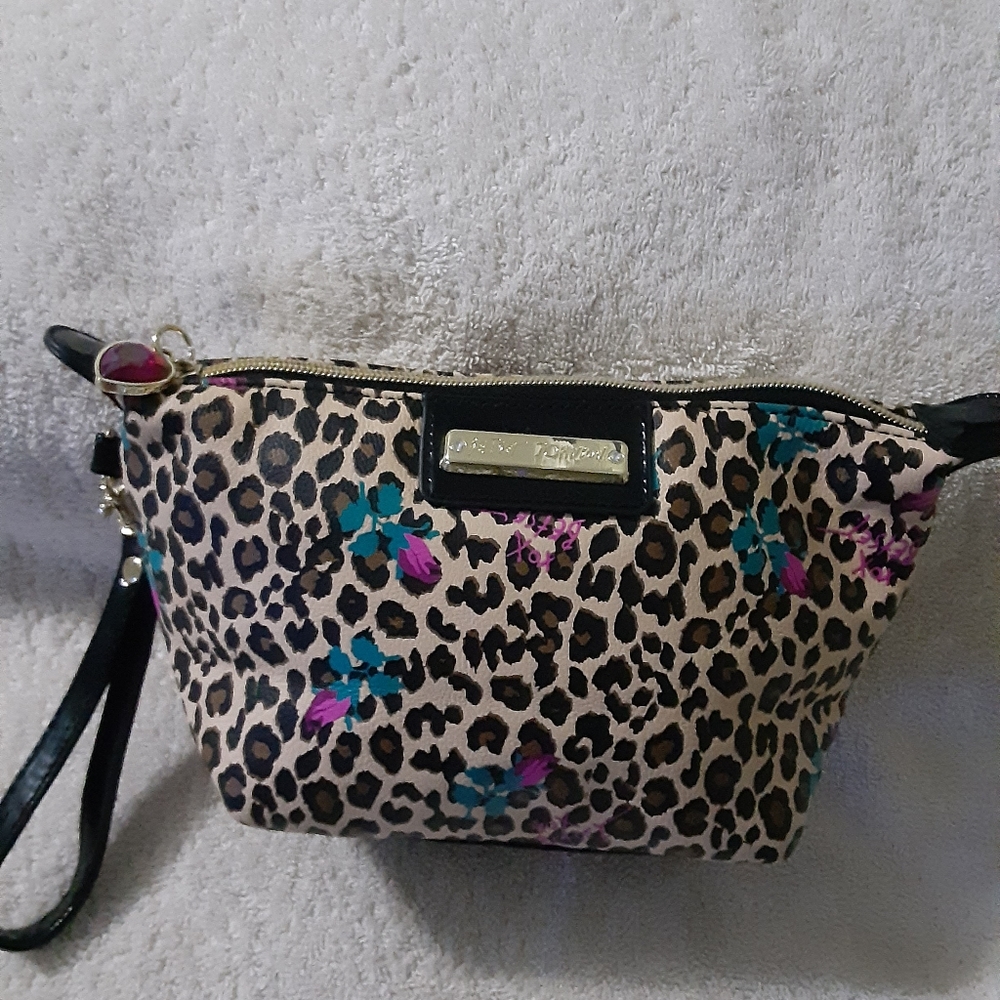Betsey johnson wristlet